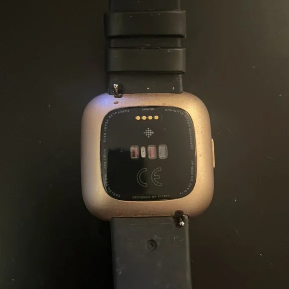 Fitbit Versa 2 - Picture 2 of 3